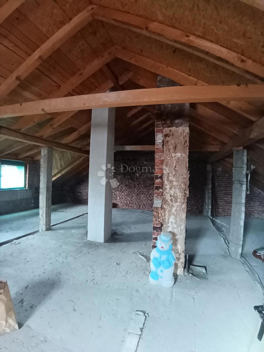 Hiša Višnjevac, Osijek - Okolica, 250m2