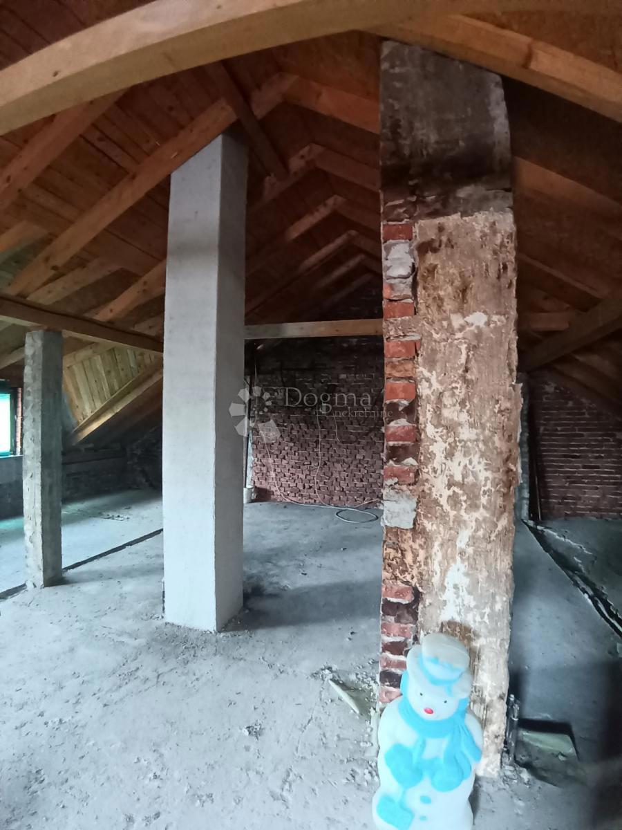 Hiša Višnjevac, Osijek - Okolica, 250m2