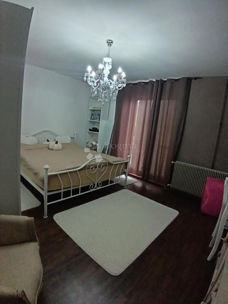 Hiša Višnjevac, Osijek - Okolica, 250m2