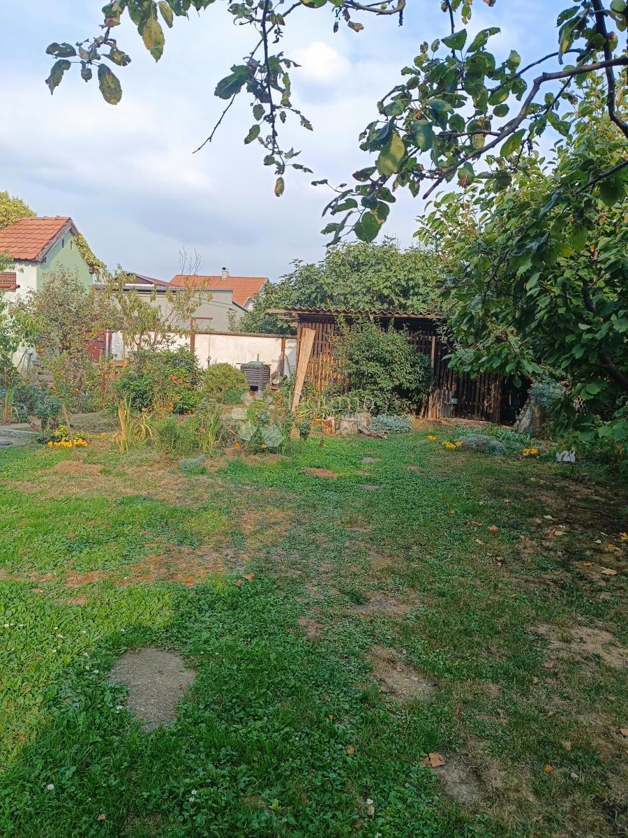 Hiša Mitnica, Vukovar, 393m2