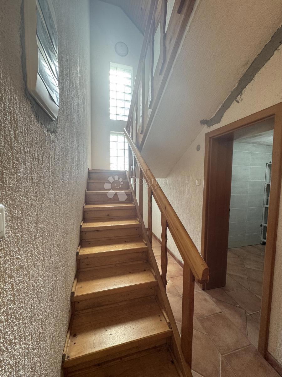 Hiša Sunger, Mrkopalj, 190m2