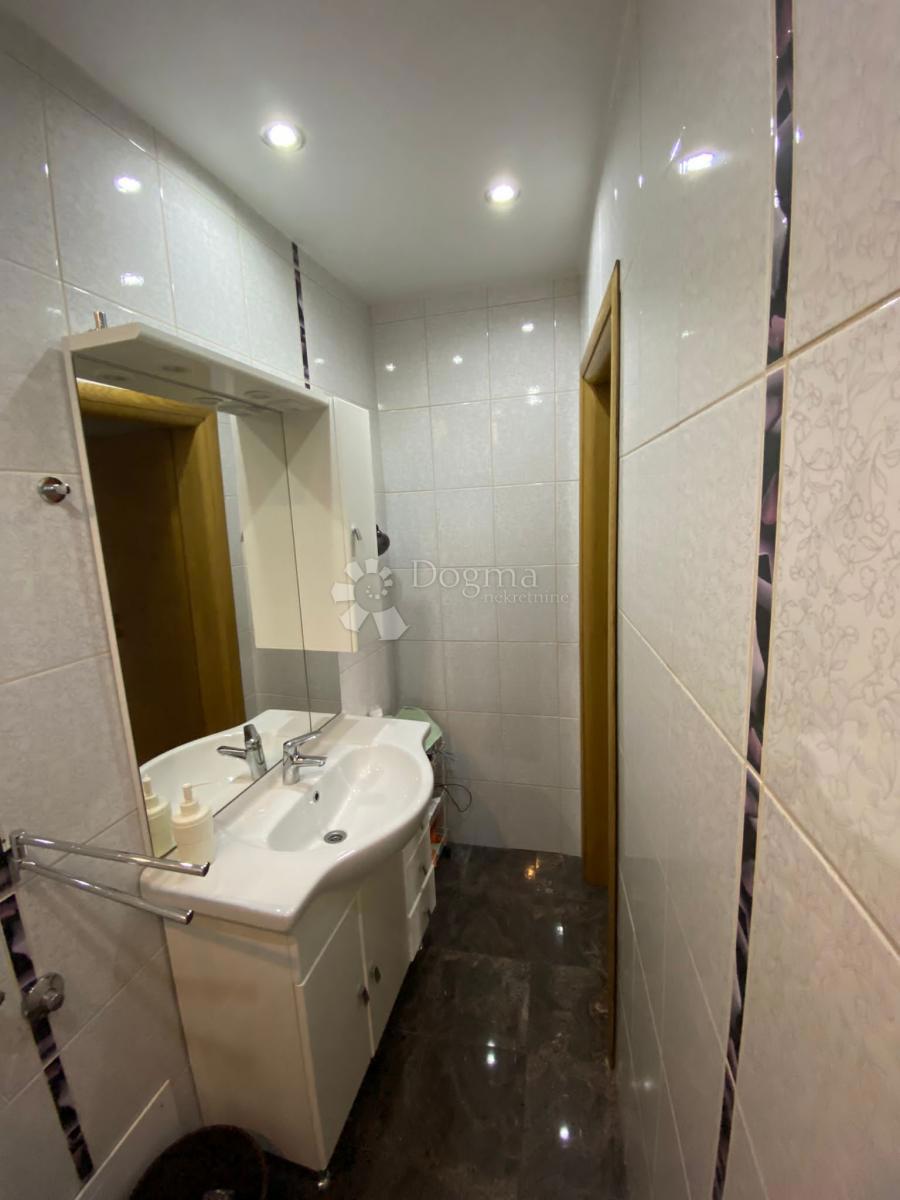 Hiša Novi Vinodolski, 100m2