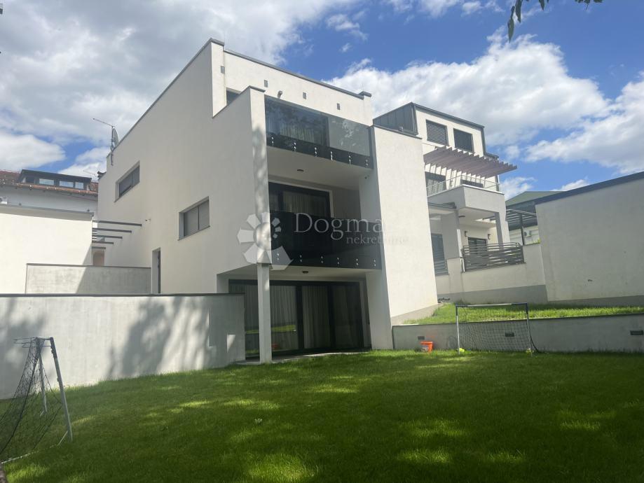 Hiša Maksimir, 302m2