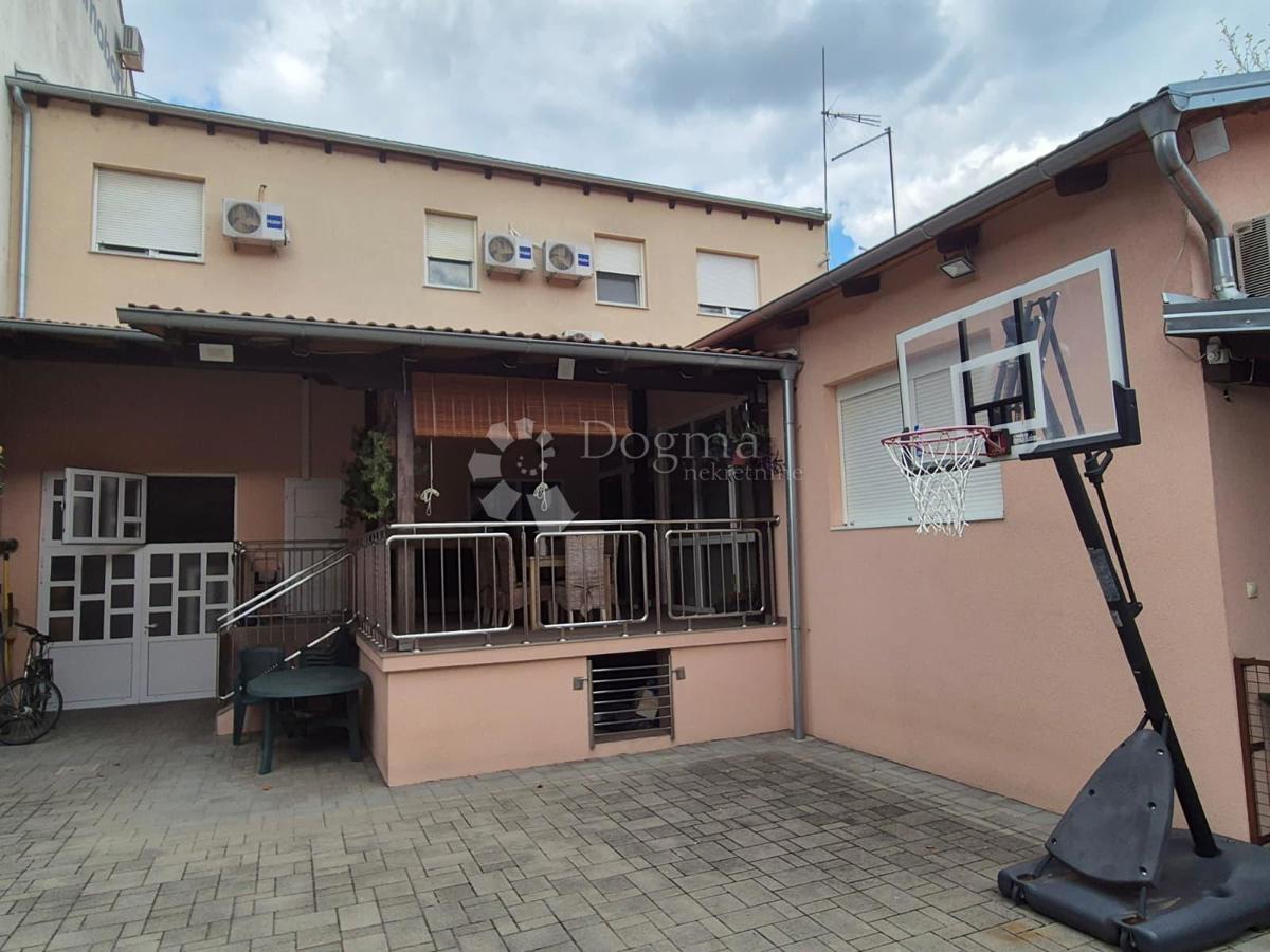 Hiša Gornji grad / Centar, Osijek, 351,57m2