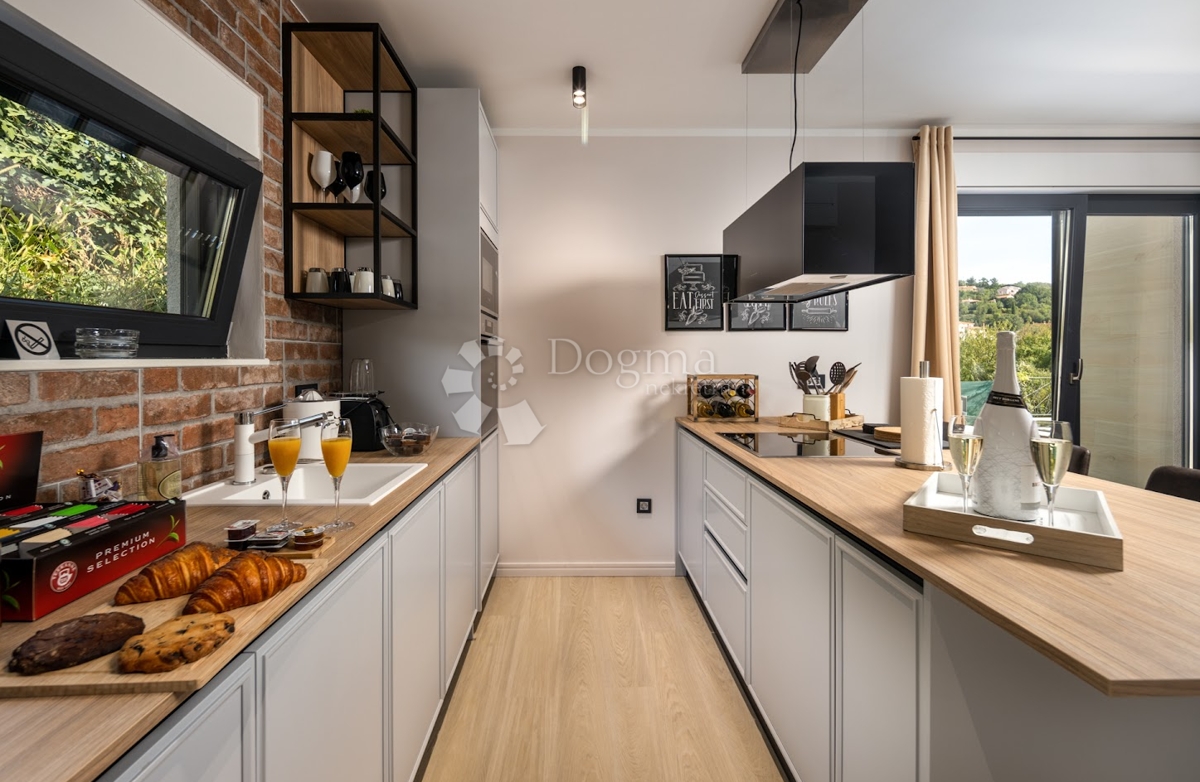 Hiša Opatija, 1.224m2