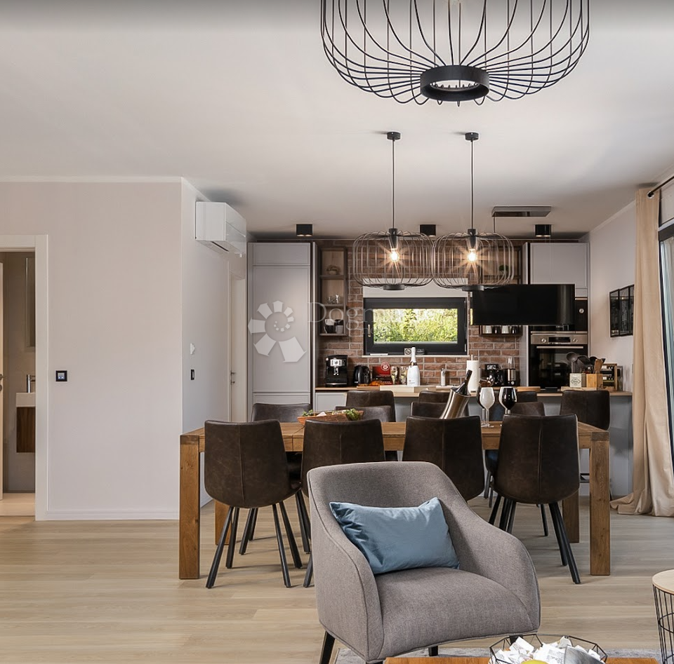 Hiša Opatija, 1.224m2