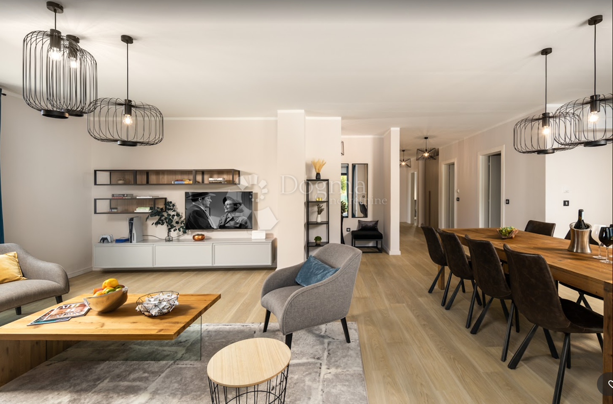 Hiša Opatija, 1.224m2