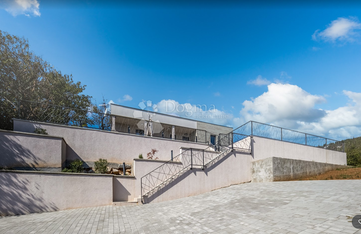 Hiša Opatija, 1.224m2