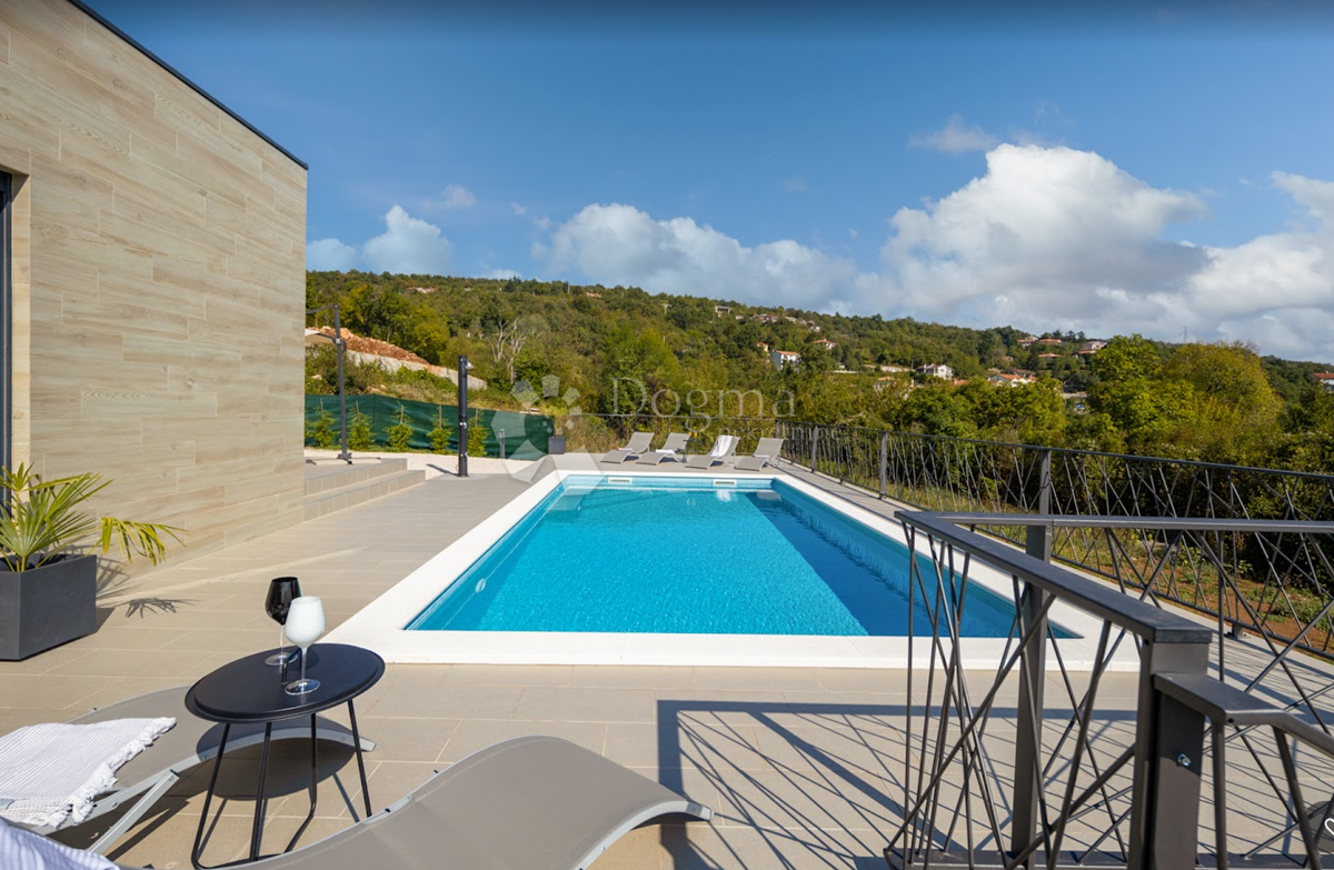 Hiša Opatija, 1.224m2