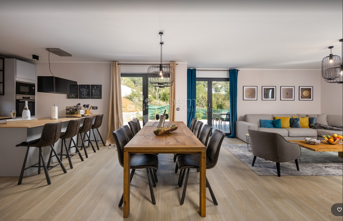 Hiša Opatija, 1.224m2