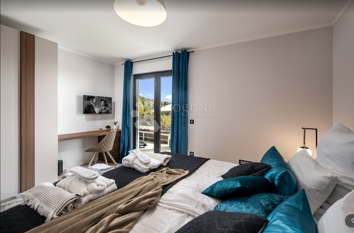 Hiša Opatija, 1.224m2