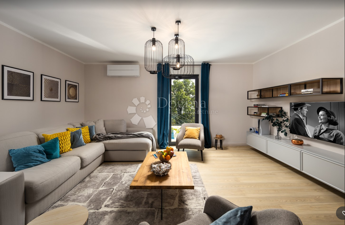 Hiša Opatija, 1.224m2