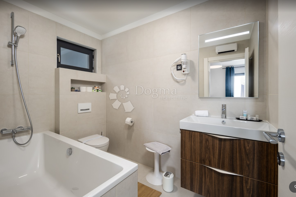 Hiša Opatija, 1.224m2