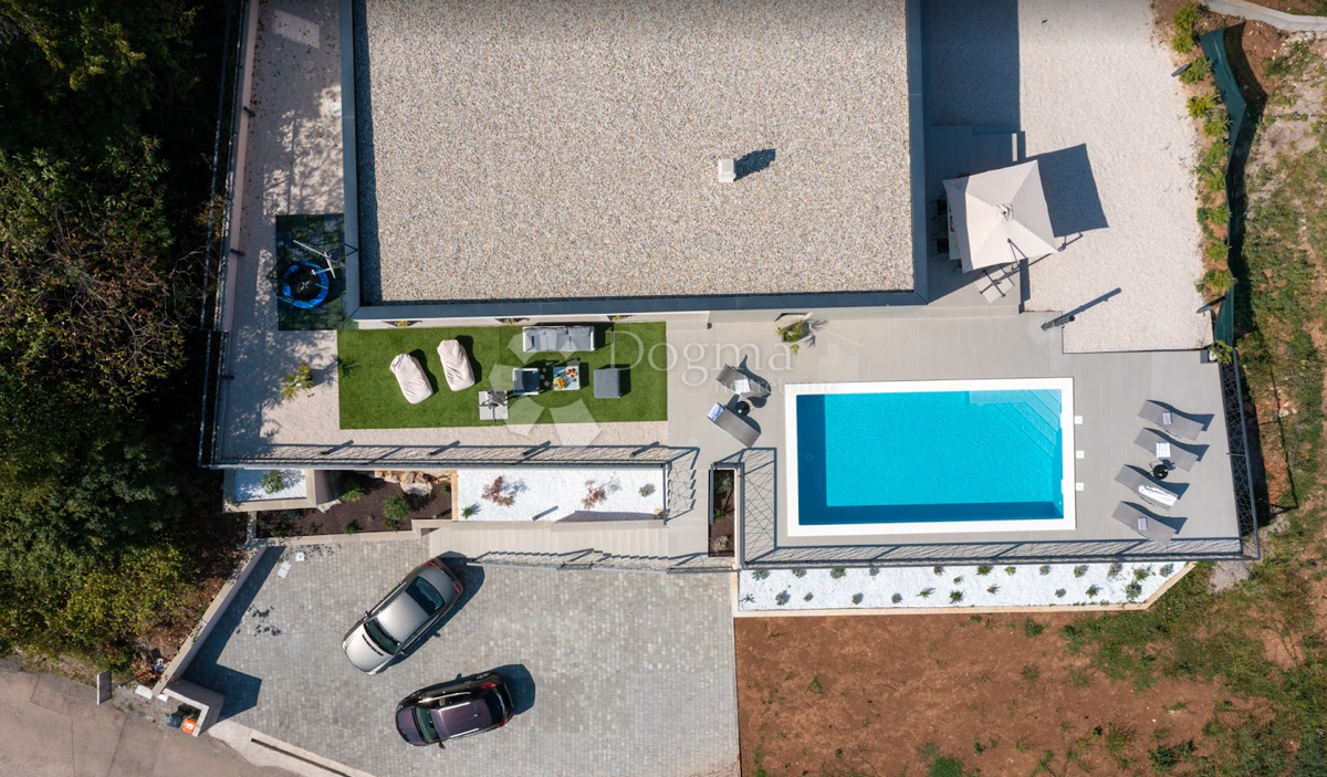 Hiša Opatija, 1.224m2