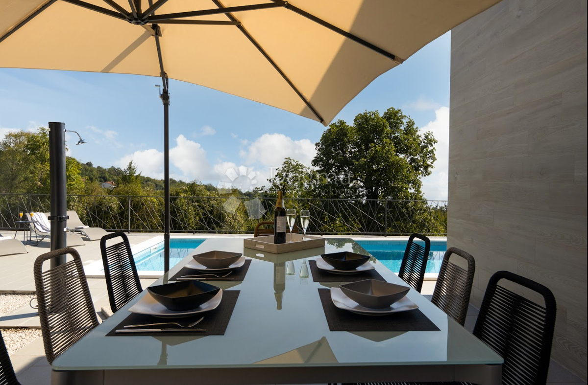 Hiša Opatija, 1.224m2