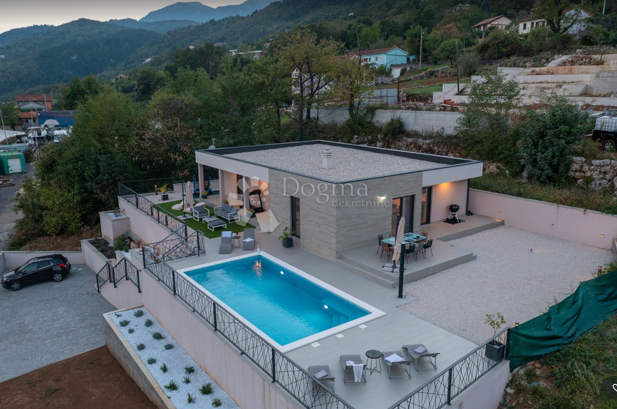 Hiša Opatija, 1.224m2