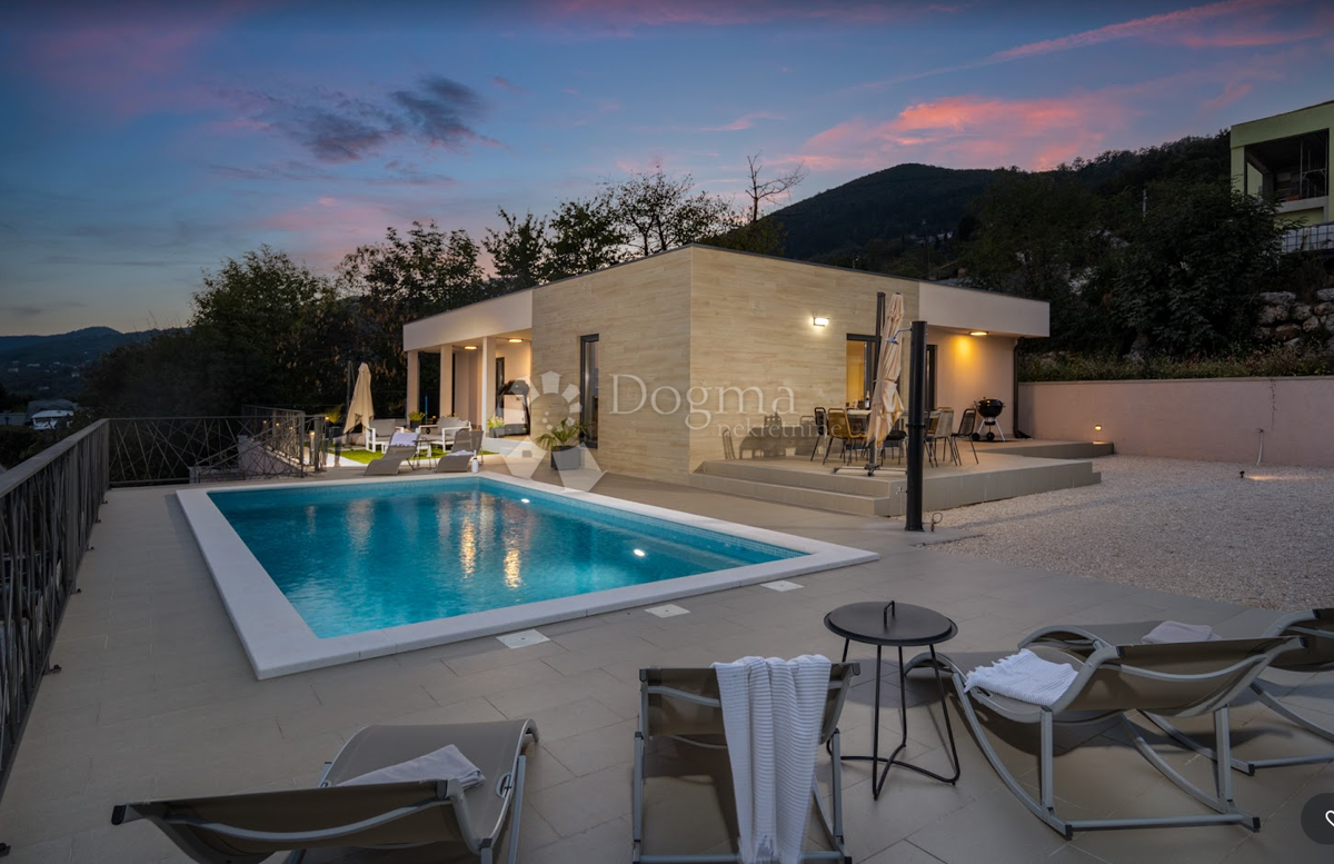 Hiša Opatija, 1.224m2