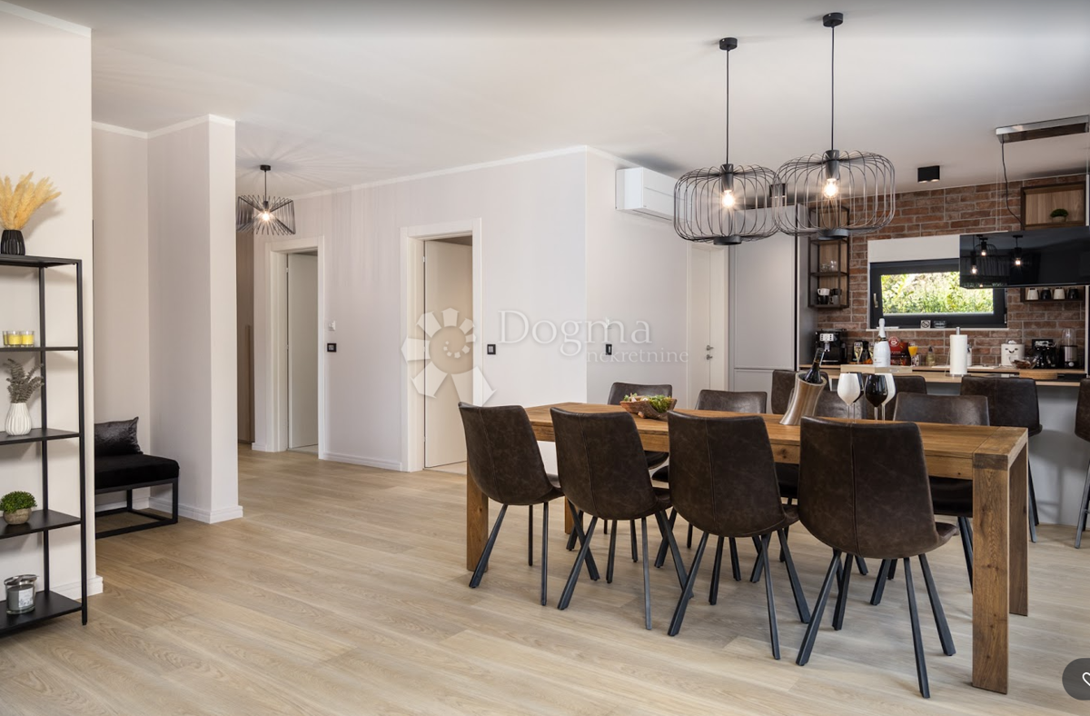 Hiša Opatija, 1.224m2