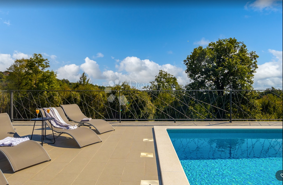 Hiša Opatija, 1.224m2