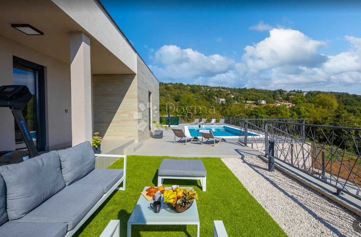 Hiša Opatija, 1.224m2