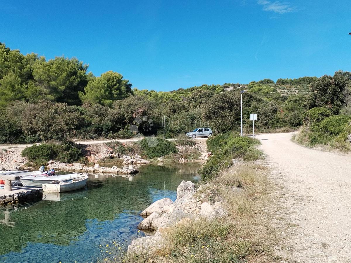 Zazidljivo zemljišče Jezera, Tisno, 2.600m2