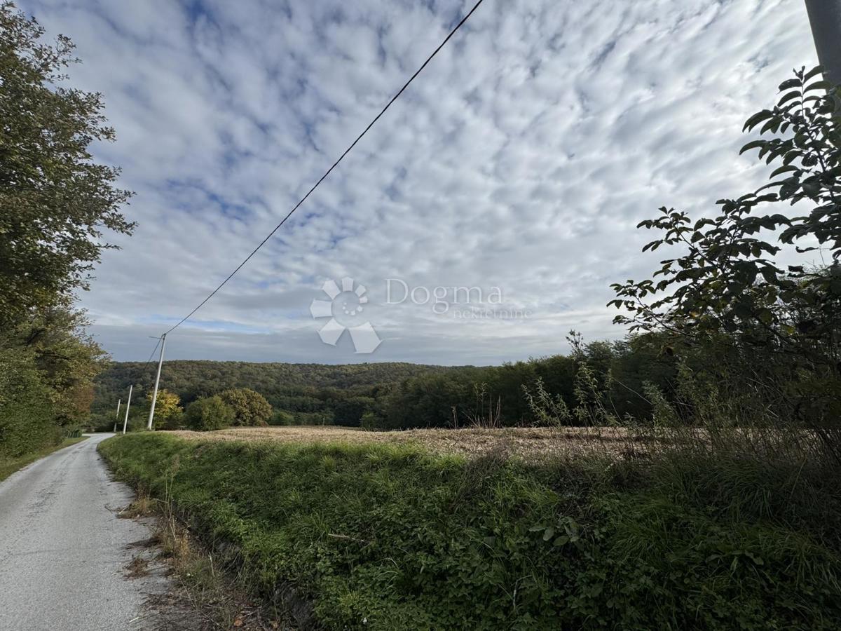 Zazidljivo zemljišče Maglenča, Veliko Trojstvo, 1.430m2