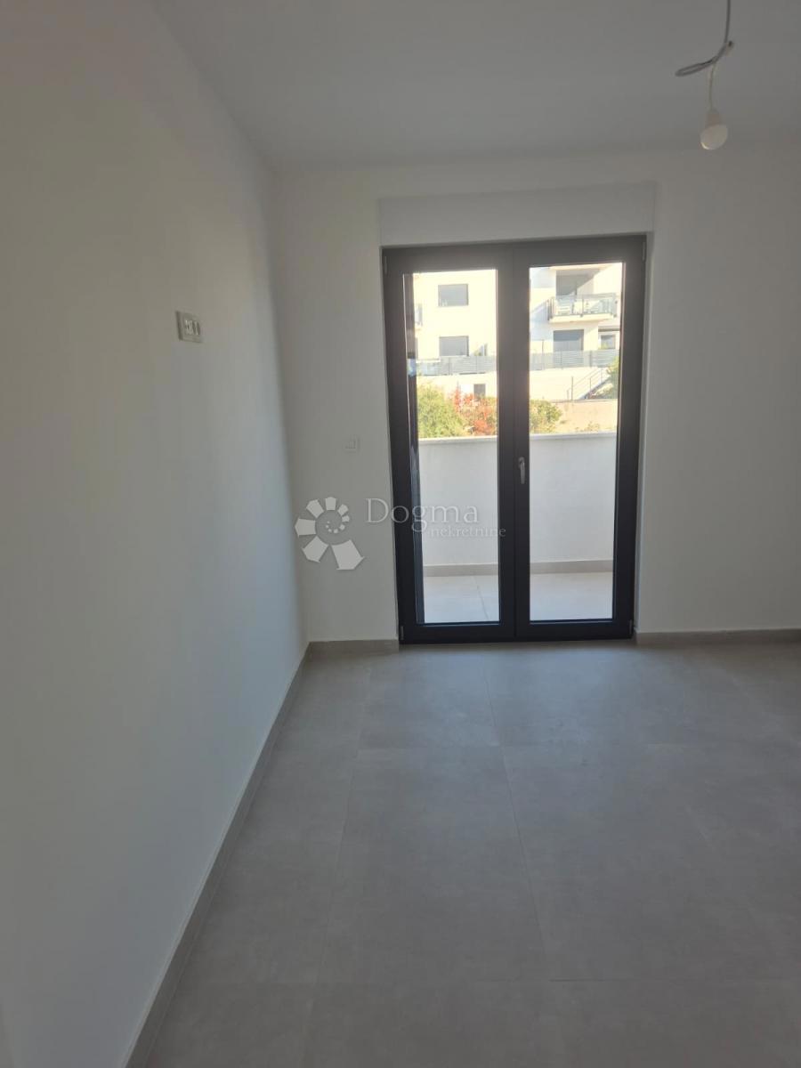 Stanovanje Okrug Gornji, Okrug, 85,83m2