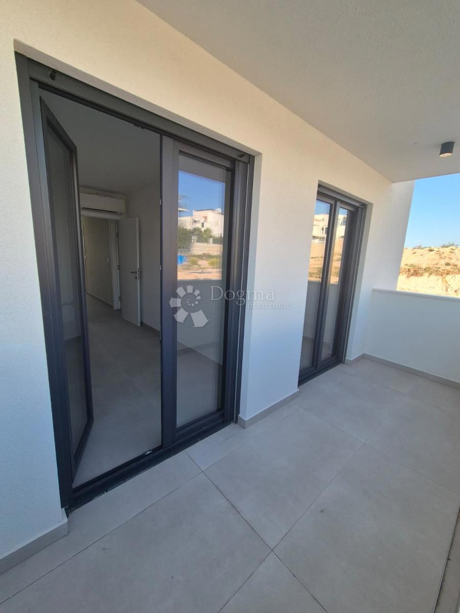 Stanovanje Okrug Gornji, Okrug, 85,83m2