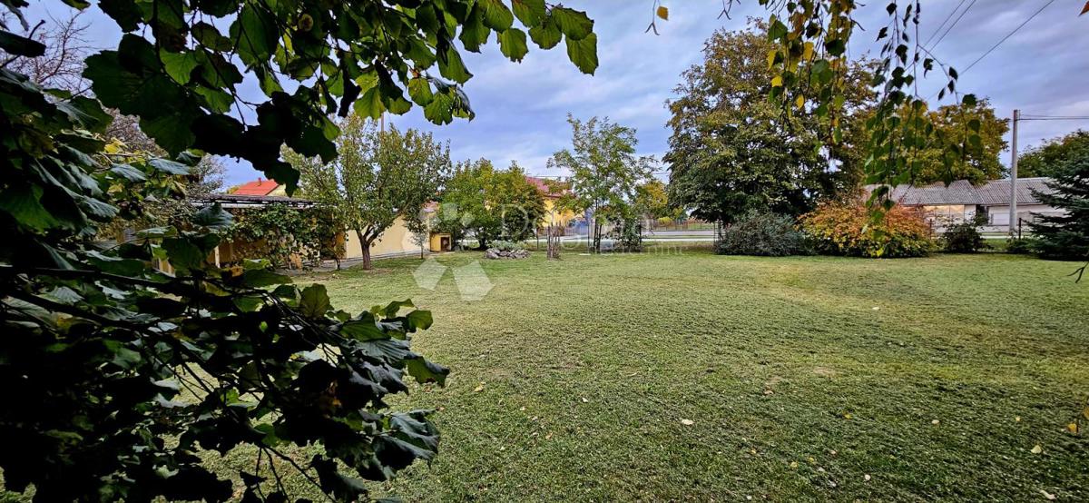 Zazidljivo zemljišče Samatovci, Bizovac, 948m2