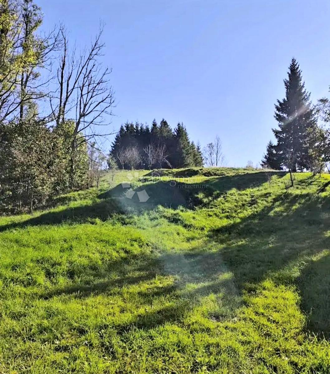 Zazidljivo zemljišče Vrata, Fužine, 683m2