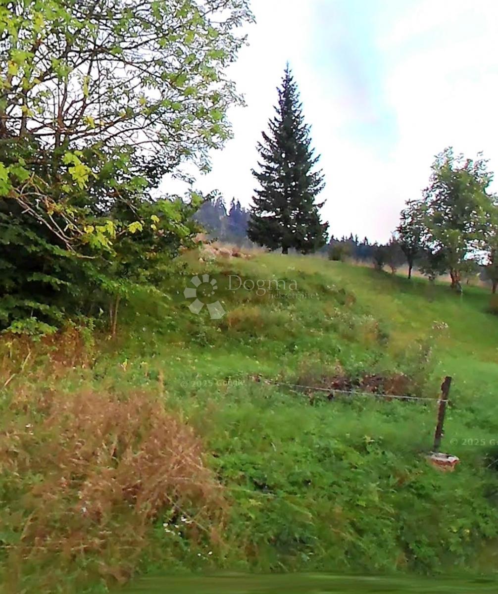 Zazidljivo zemljišče Vrata, Fužine, 683m2