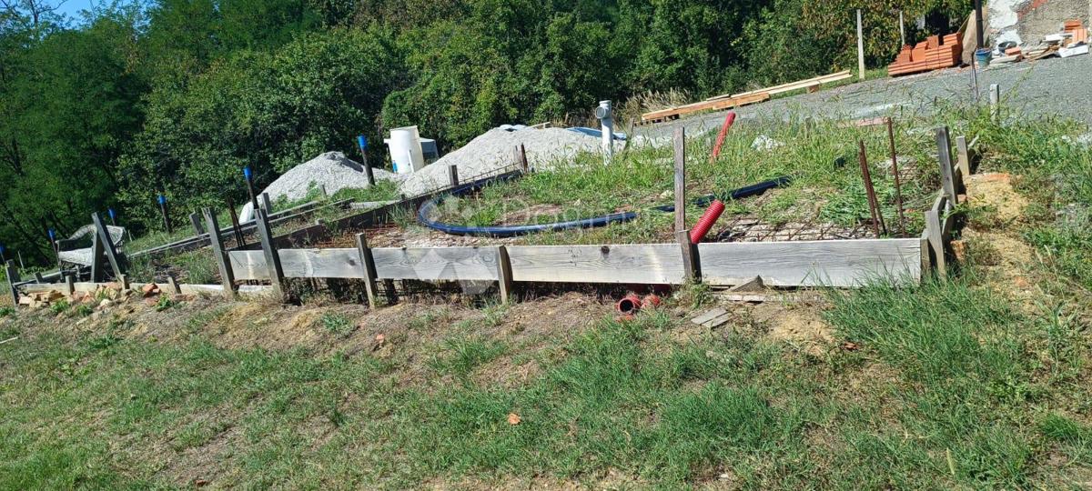 Zazidljivo zemljišče Hrebinec, Brckovljani, 1.627m2