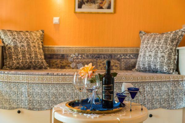 Hiša Smokvica Krmpotska, Novi Vinodolski, 680m2