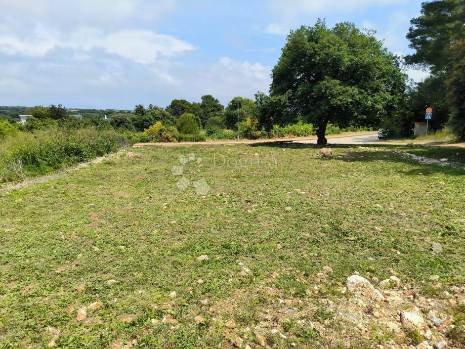 Zazidljivo zemljišče Ližnjan, 530m2