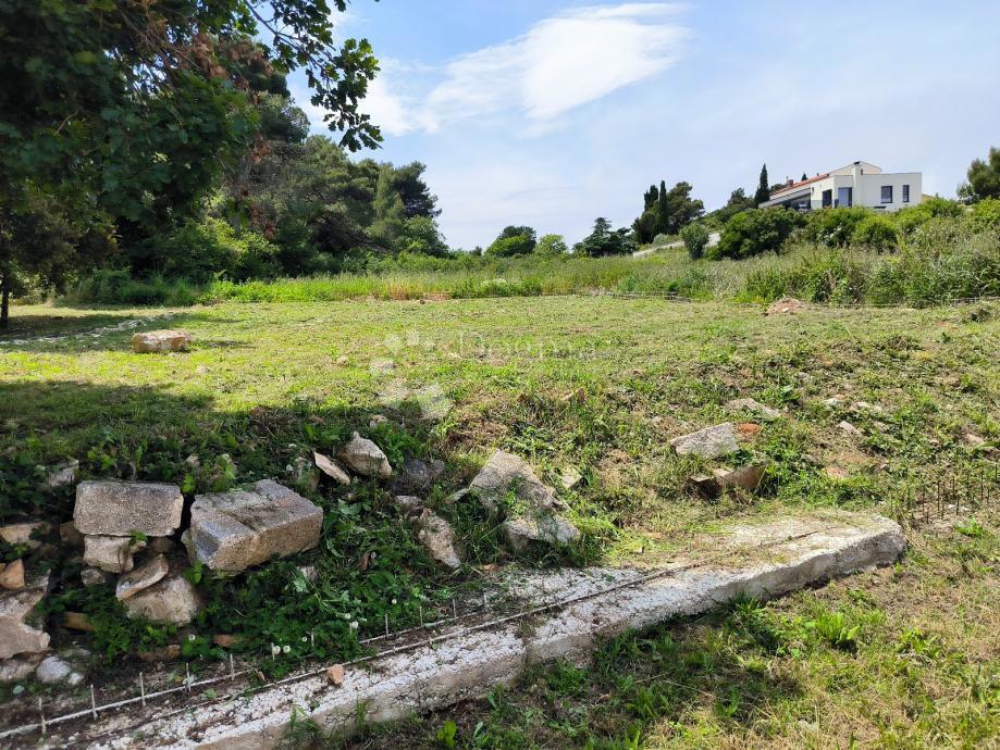 Zazidljivo zemljišče Ližnjan, 530m2