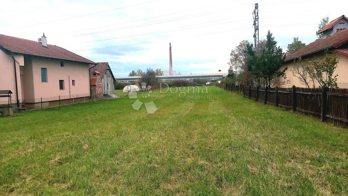 Zazidljivo zemljišče Novoselec, Križ, 2.052m2