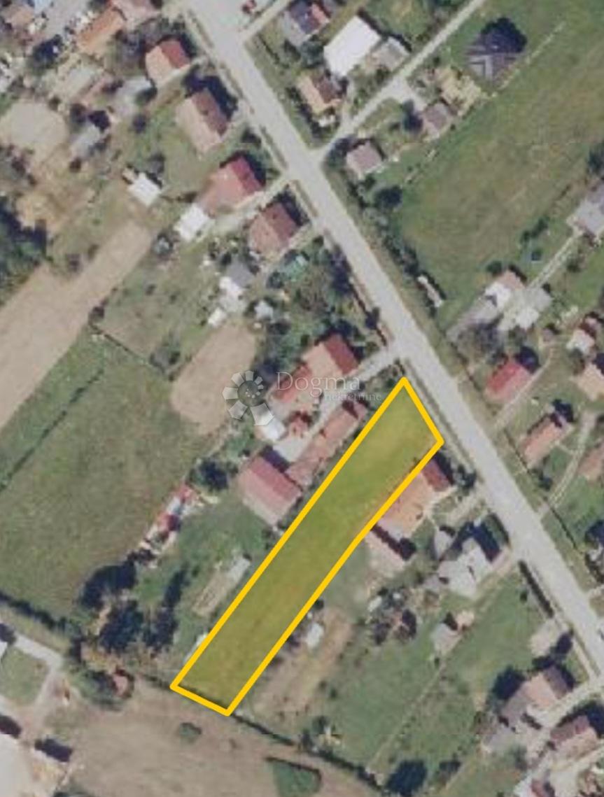 Zazidljivo zemljišče Novoselec, Križ, 2.052m2