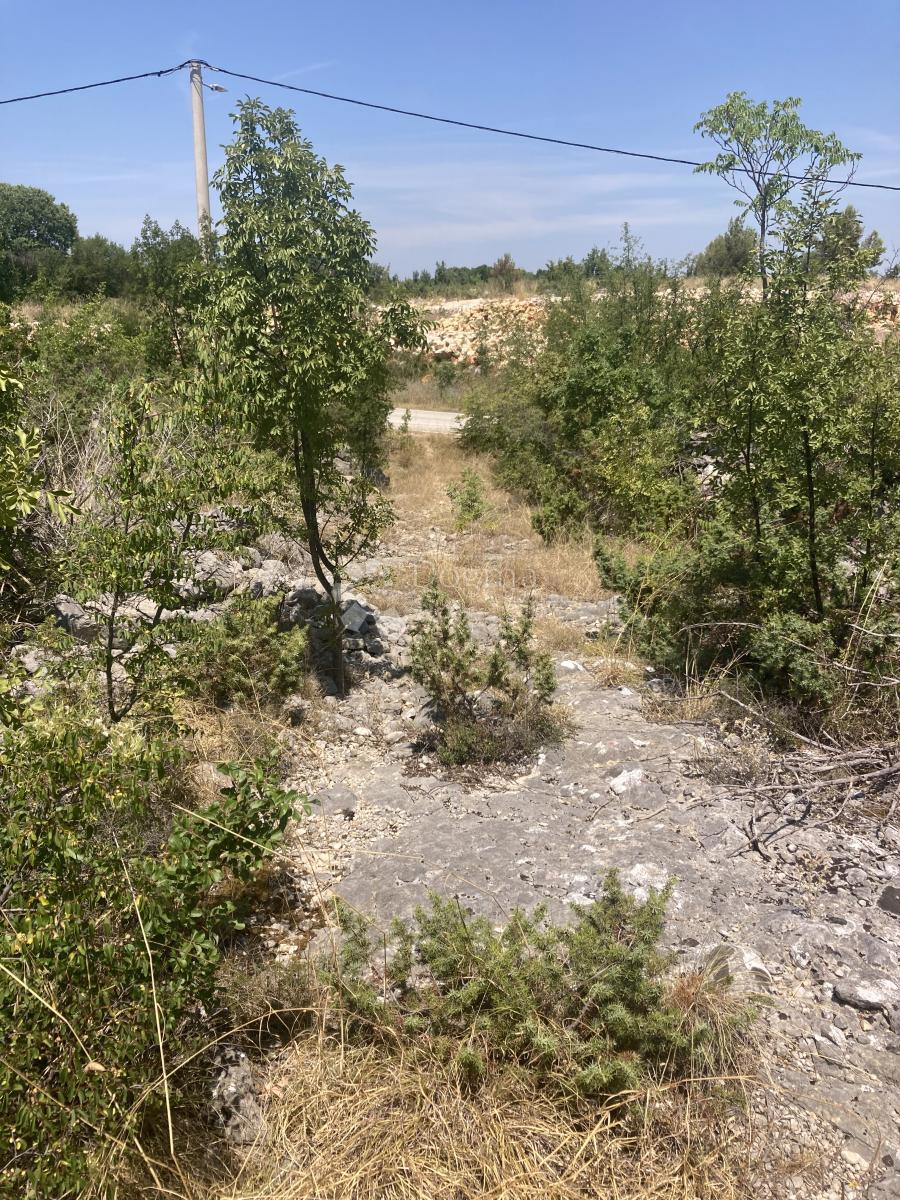 Zazidljivo zemljišče Rupe, Skradin, 16.500m2