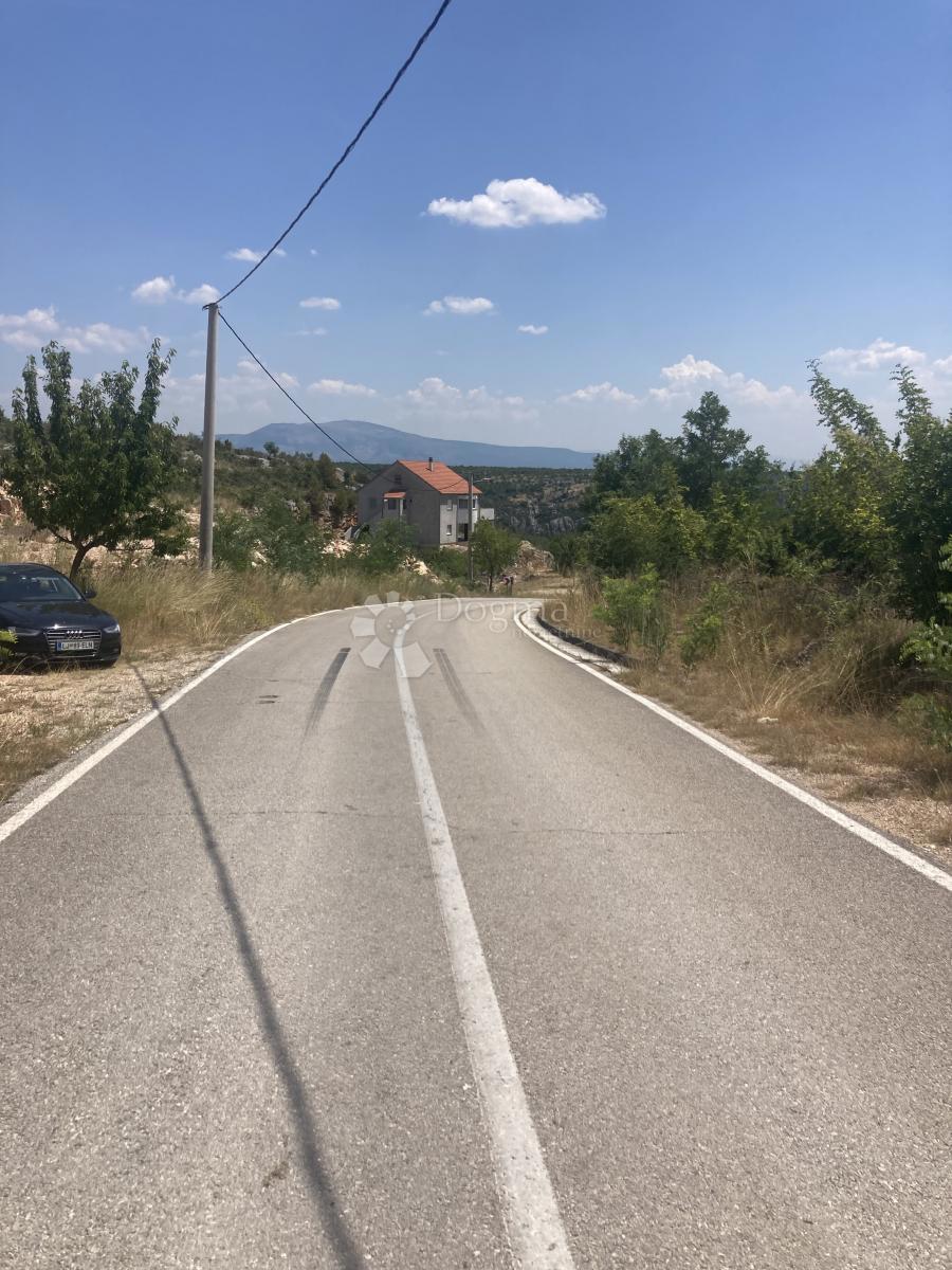 Zazidljivo zemljišče Rupe, Skradin, 16.500m2