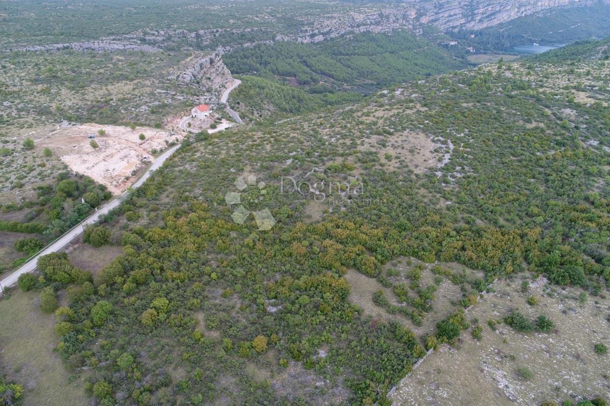 Zazidljivo zemljišče Rupe, Skradin, 16.500m2