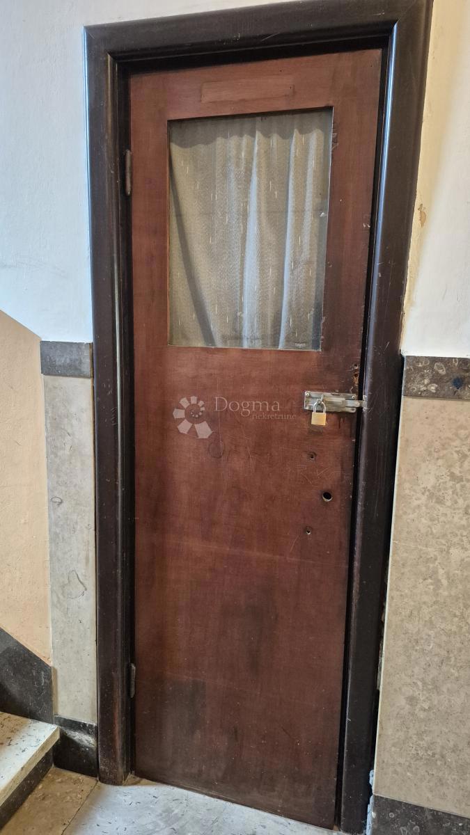 Dvosobno stanovanje v centru Pulja, površina 72,83 m2 