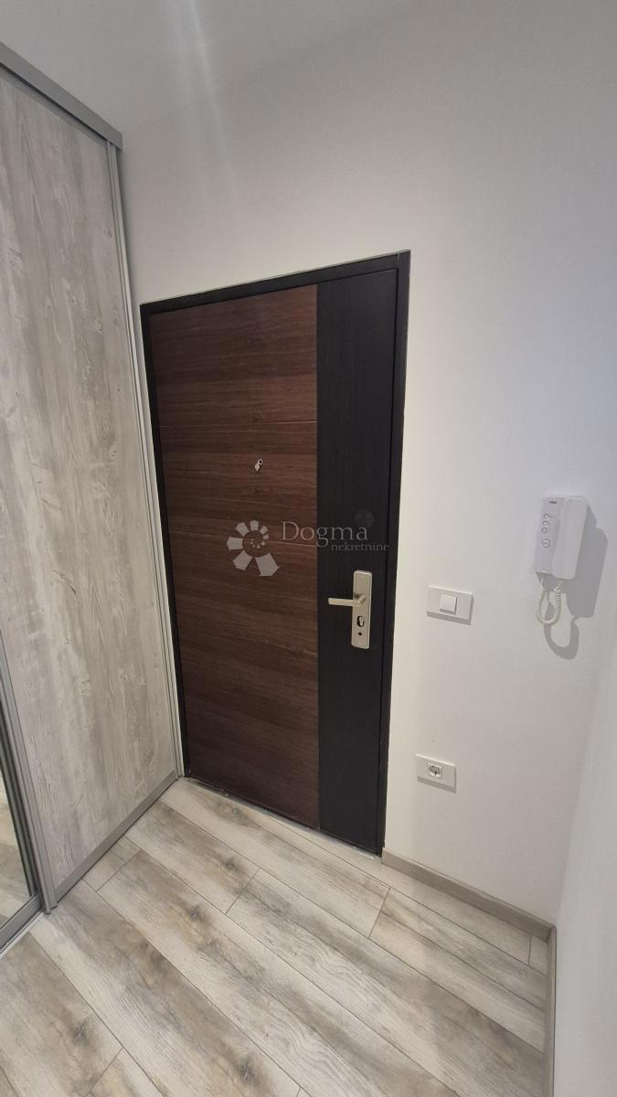 Dvosobno stanovanje v centru Pulja, površina 72,83 m2 