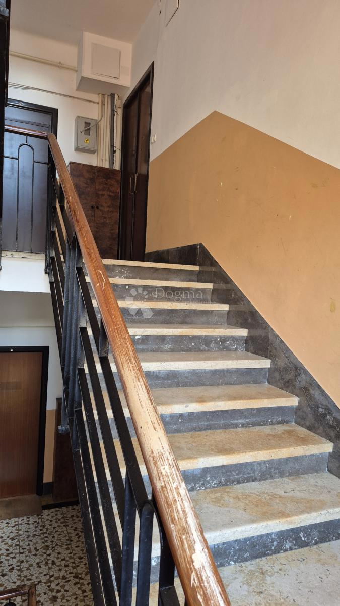 Dvosobno stanovanje v centru Pulja, površina 72,83 m2 