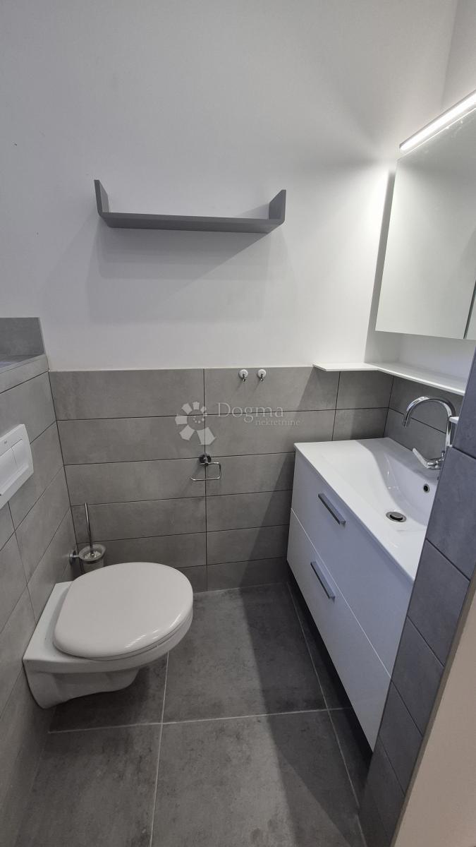 Dvosobno stanovanje v centru Pulja, površina 72,83 m2 