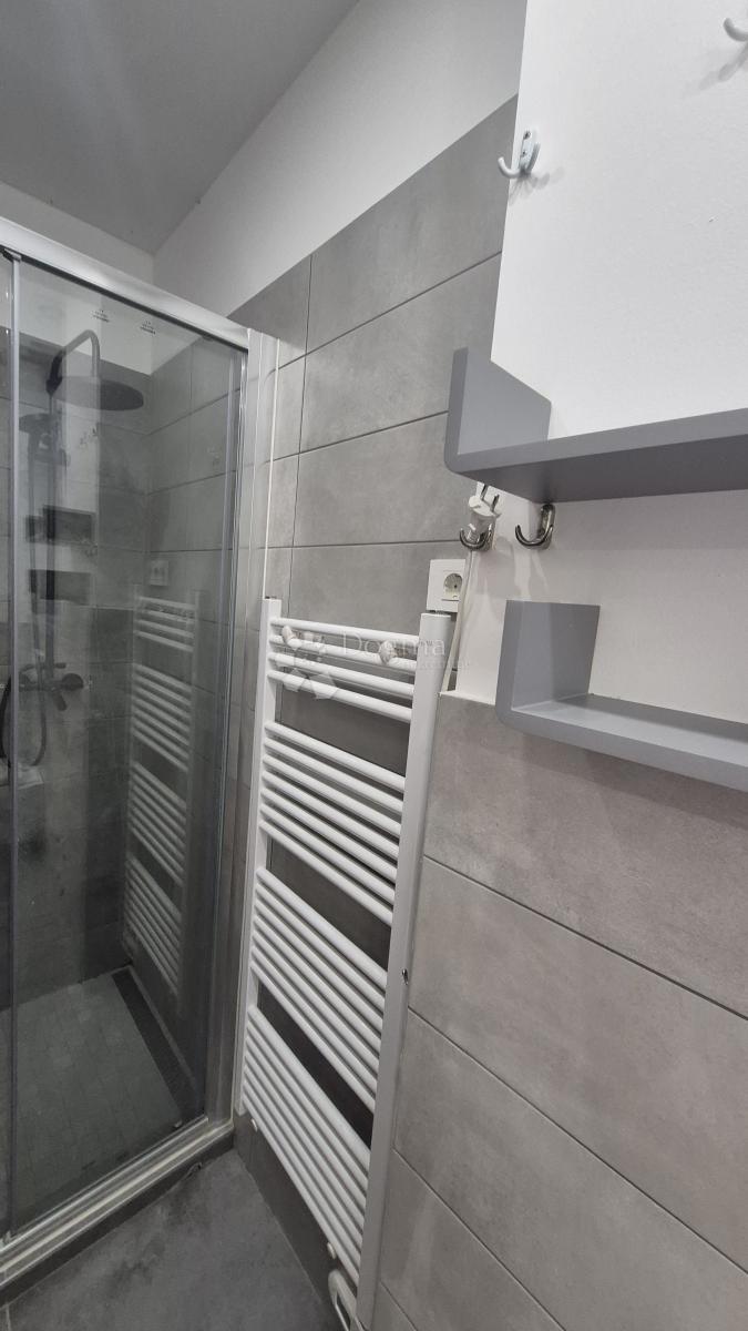 Dvosobno stanovanje v centru Pulja, površina 72,83 m2 