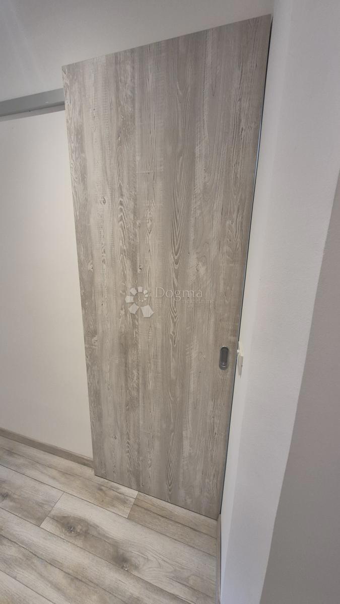 Dvosobno stanovanje v centru Pulja, površina 72,83 m2 