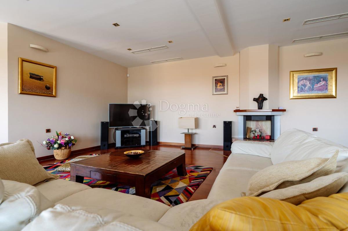 Hiša Kožino, Zadar - Okolica, 880m2