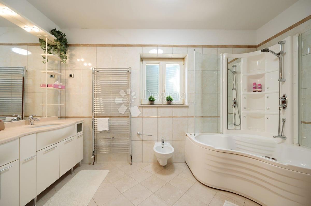 Hiša Kožino, Zadar - Okolica, 880m2