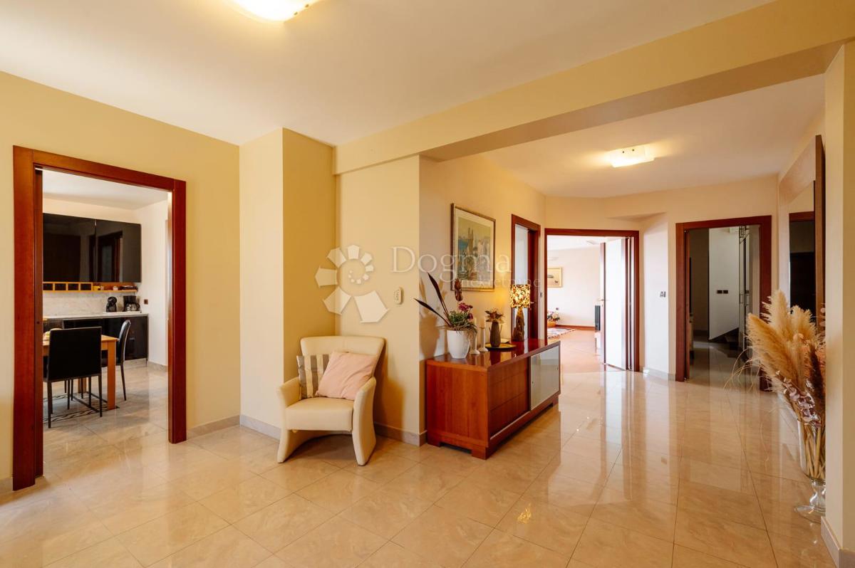 Hiša Kožino, Zadar - Okolica, 880m2