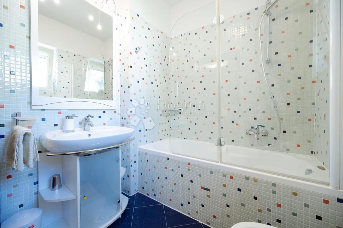 Hiša Kožino, Zadar - Okolica, 880m2